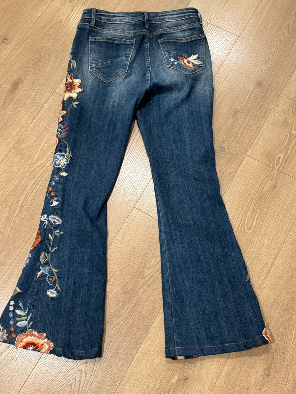 Driftwood Farrah embroidered flare jeans - Picture 5 of 5
